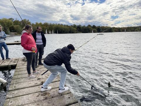 Praxisübungen am Gewässer